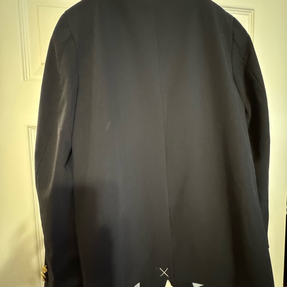 Izod Navy Blazer with Classic Notched Lapel and Modern Fit - Picture 6 of 7